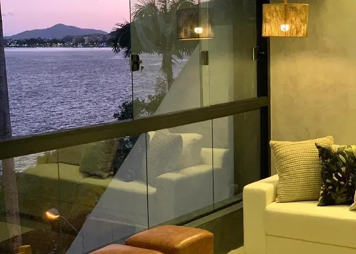 Loft maravilhoso, com vista sensacional do mar